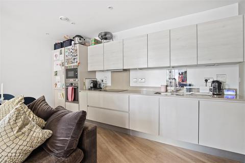 2 bedroom flat for sale, Maypole Court, Bow, E3