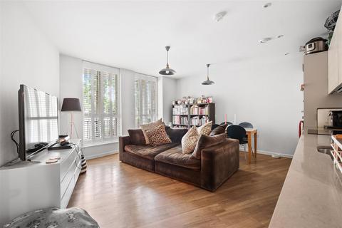 2 bedroom flat for sale, Maypole Court, Bow, E3