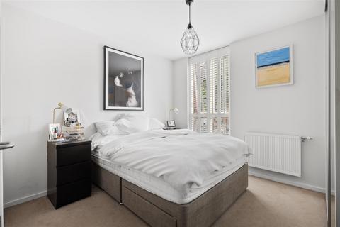 2 bedroom flat for sale, Maypole Court, Bow, E3