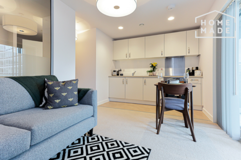 Studio to rent, Aston Place, B1