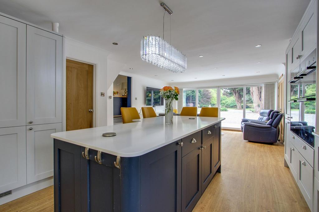 Kitchen/Breakfast Room
