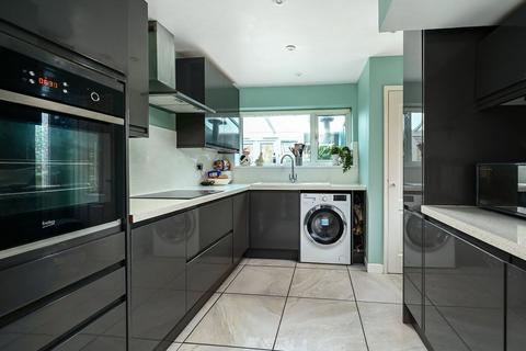 3 bedroom semi-detached house for sale, Green Way, Hampshire GU12