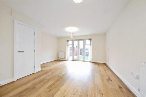 3 bedroom end of terrace house for sale, Longships Way, Reading