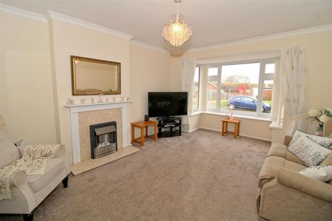 2 bedroom detached bungalow for sale, Upper Chyngton Gardens, Seaford