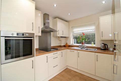 2 bedroom detached bungalow for sale, Upper Chyngton Gardens, Seaford