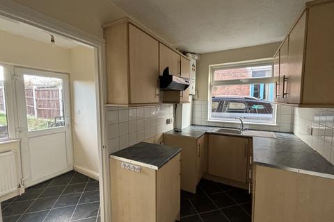 3 bedroom semi-detached house to rent, Cyril Avenue, Stapleford, Nottingham, Nottinghamshire, NG9