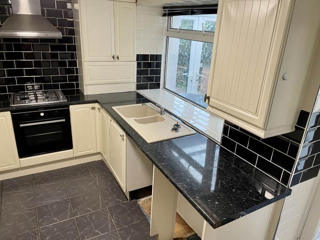 77 dill kitchen 2