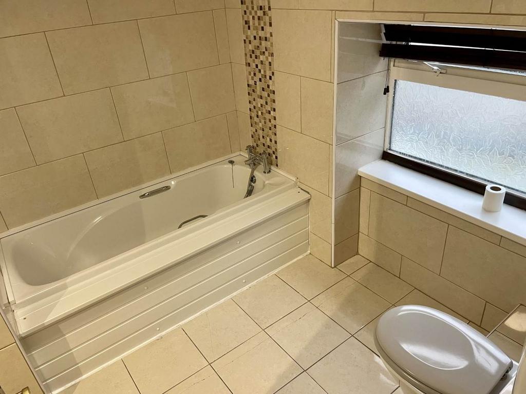 77 dill bathroom 1