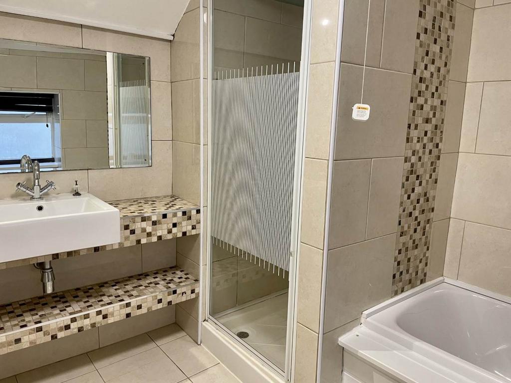 77 dill bathroom 3