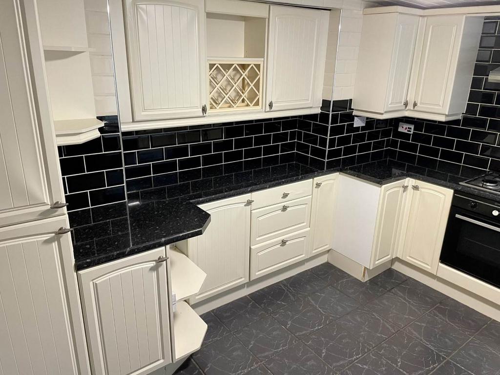 77 dill kitchen 3