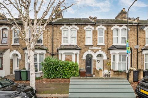 2 bedroom flat to rent, Haroldstone Road, London E17