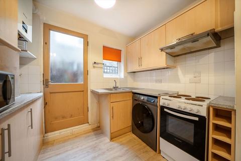 2 bedroom flat to rent, Haroldstone Road, London E17