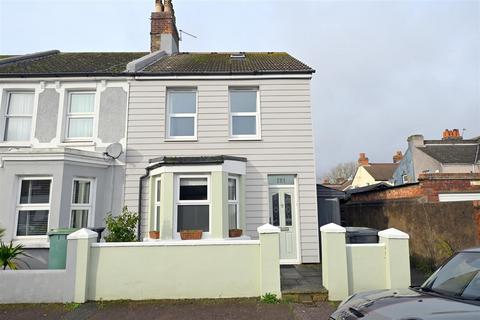 3 bedroom end of terrace house for sale, Latimer Road, Eastbourne