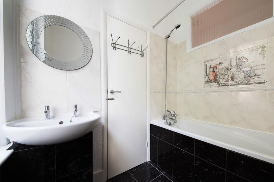 Bath2.jpg