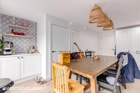 4 bedroom townhouse for sale, Plomer Avenue, Hoddesdon EN11
