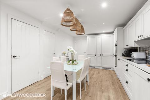undefined, Plomer Avenue, Hoddesdon EN11