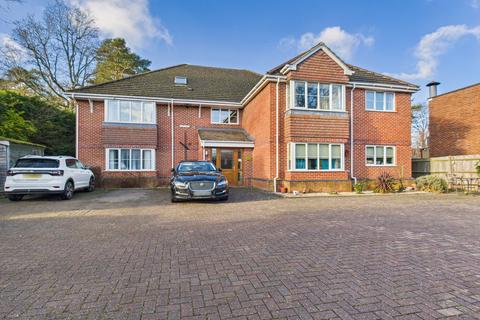 2 bedroom flat for sale, Heath End Road, Tadley, RG26
