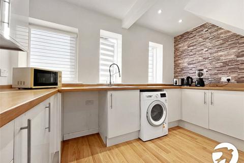 3 bedroom terraced house to rent, Middletune Avenue, Sittingbourne, Kent, ME10