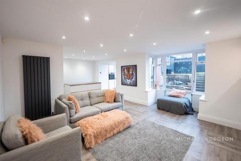 4 bedroom semi-detached house for sale, Barnes View, High Barnes, Sunderland
