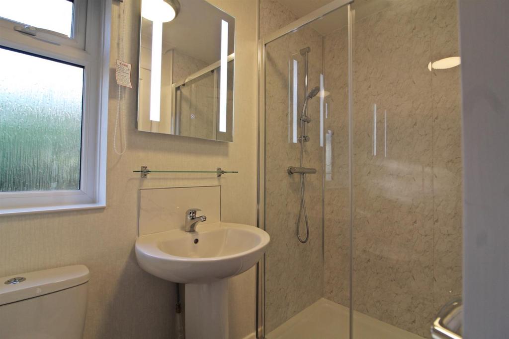 E Ensuite.jpg