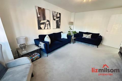 4 bedroom detached house for sale, Sunstone Drive, Swadlincote DE11