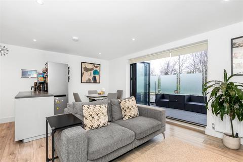2 bedroom apartment for sale, Hartley Down, Purley CR8