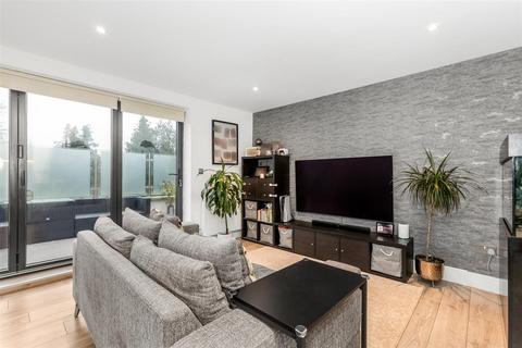 2 bedroom apartment for sale, Hartley Down, Purley CR8