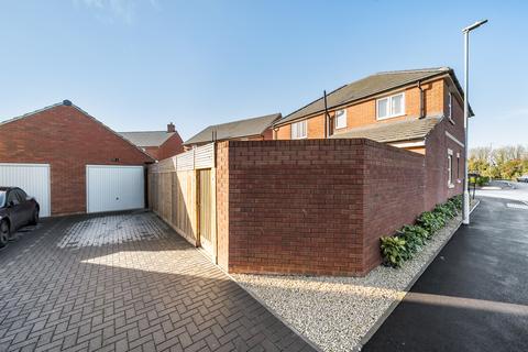 4 bedroom detached house for sale, Farrier Street, Blunsdon, Swindon, SN26