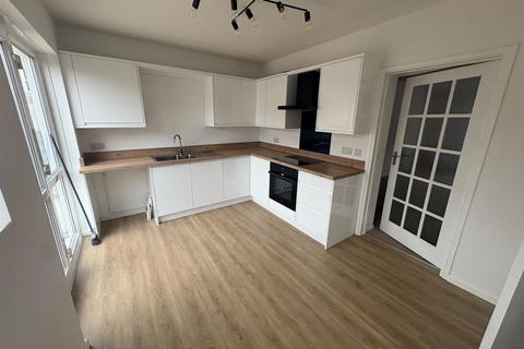 2 bedroom apartment to rent, Wood Street, Swindon