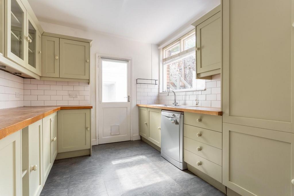 Kitchen (3).jpg