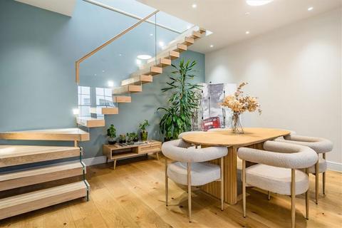 3 bedroom house to rent, Sussex Mews West, London W2