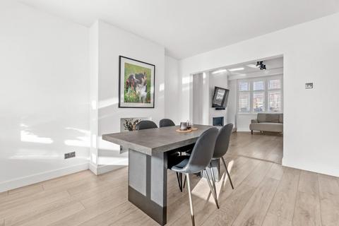 undefined, Leaver Gardens, Greenford