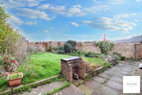 2 bedroom detached bungalow for sale, Magpie Road, Eastbourne BN23