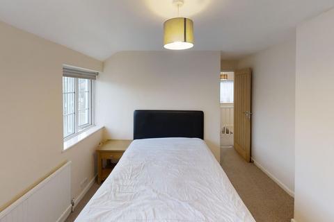 undefined, Cabell Road, Guildford, GU2