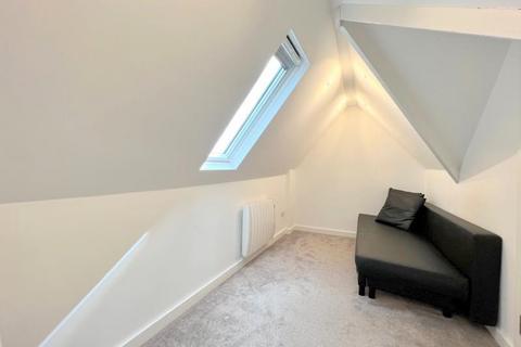 2 bedroom flat to rent, East Churchfield Road, Acton