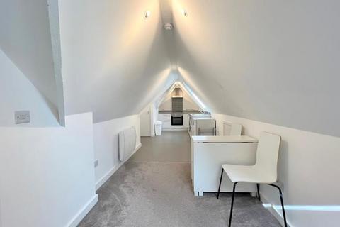 2 bedroom flat to rent, East Churchfield Road, Acton