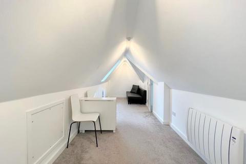 2 bedroom flat to rent, East Churchfield Road, Acton