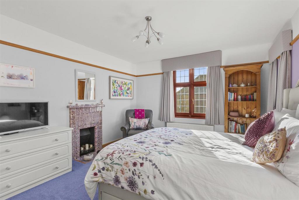 15 Pretoria Rd, HP13 6 QW-4.jpg
