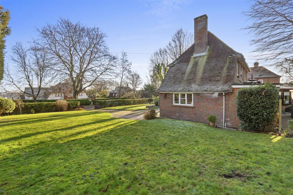 15 Pretoria Rd, HP13 6 QW-23.jpg
