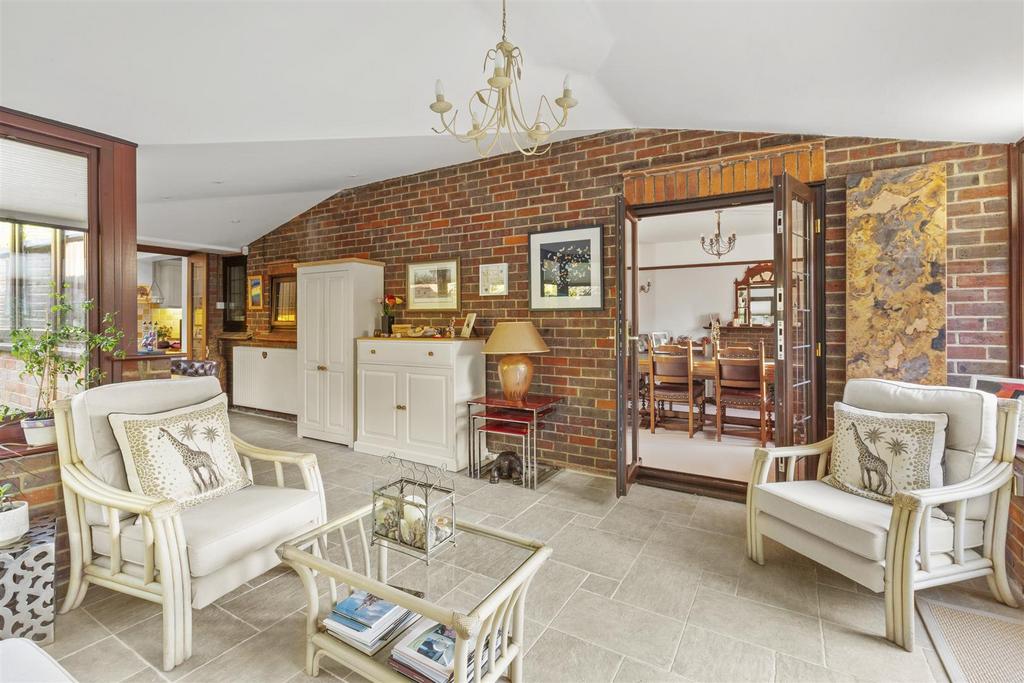 15 Pretoria Rd, HP13 6 QW-10.jpg