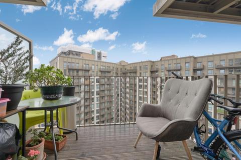 3 bedroom apartment for sale, Western Gateway, London, E16