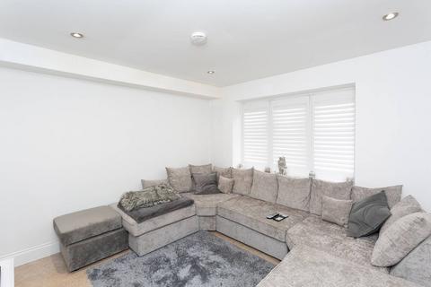 1 bedroom flat for sale, Marlborough Drive, WD23 2RP, Bushey, WD23
