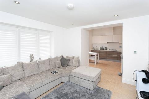 1 bedroom flat for sale, Marlborough Drive, WD23 2RP, Bushey, WD23
