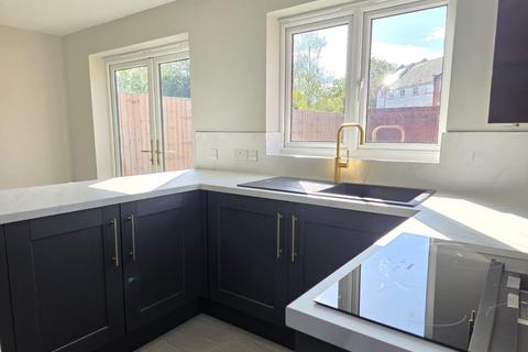 3 bedroom semi-detached house for sale, Southwell Close, Melton Mowbray, LE13
