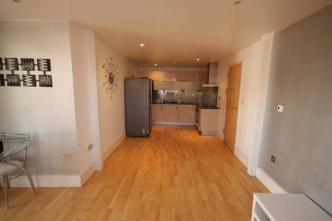 2 bedroom apartment to rent, Romford RM1