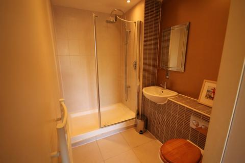 2 bedroom apartment to rent, Romford RM1
