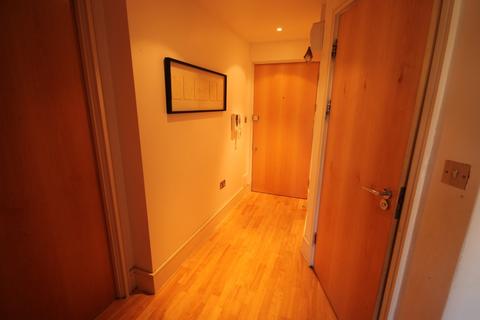 2 bedroom apartment to rent, Romford RM1
