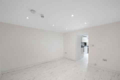 3 bedroom ground floor flat for sale, Croydon Road, Reigate, RH2 0LY