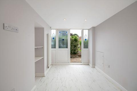 3 bedroom ground floor flat for sale, Croydon Road, Reigate, RH2 0LY
