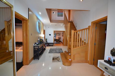 1 bedroom in a house share to rent, Deacons Hill Road, Borehamwood wd6 3hz